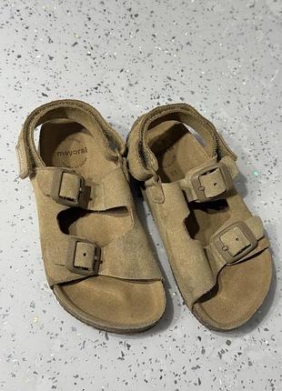 Босоніжки бежеві mayoral