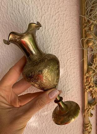 Винтажная бронзовая ваза. индия