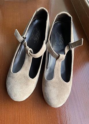 Італійські замшеві туфлі