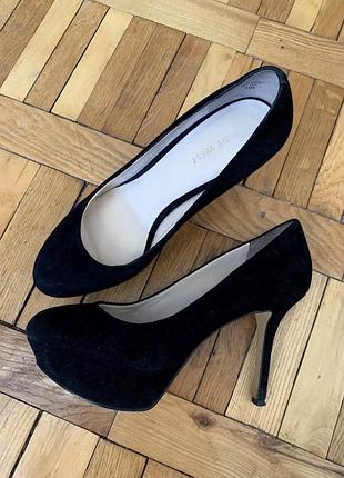 Замшеві туфлі в ідеальному стані, 38 розмір