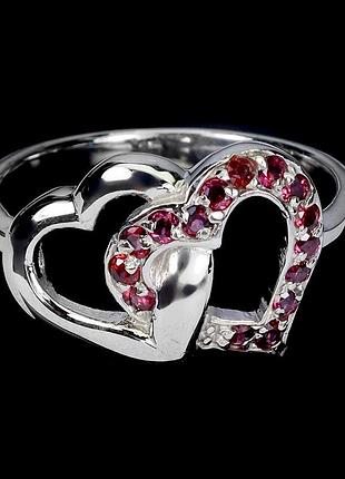 Серебряное кольцо с натуральными гранатами родолитами "два сердца", размер 17.5