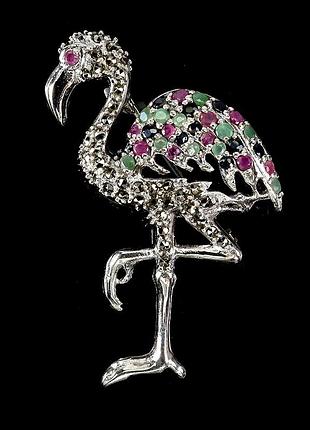Серебряная брошь с натуральными камнями - изумруды, рубины, сапфиры и марказиты "фламинго"