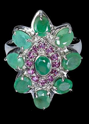 Серебряное кольцо с натуральными яркими бразильскими изумрудами и гранатами родолитами, размер 17.5 - 17.75