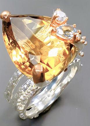 Серебряное кольцо ручной работы с натуральным чистым цитрином, голубым топазом и фианитом, размер 18.5
