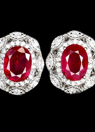 Серебряные серьги гвоздики пуссеты с натуральными яркими рубинами и фианитами