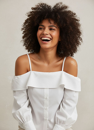 Белая рубашка-блуза с открытыми плечами zara