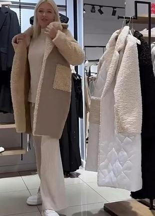 Стильная зимняя куртка пальто с мехом барашка