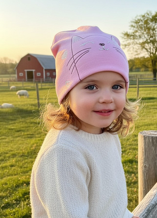 Шапочка для девочки с принтом котик