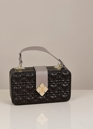 Оригинальная сумка клатч бокс с сердечками