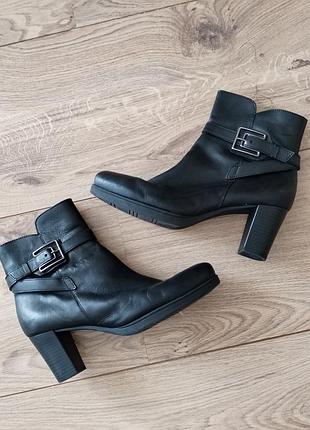 Ботинки удобные, кожа