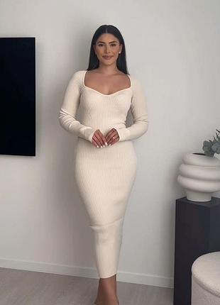 Довга сукня у рубчик, бежевого кольору від бренду h&m.