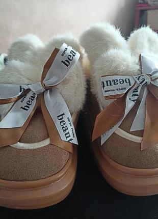 Угги зайцы.мех натуральный..новые..не подходят размер..маломерят