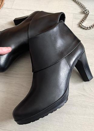 Натуральные кожаные ботинки tamaris