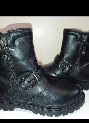 Брендовые кожаные утепленные деми ботиночки lasocki kids.