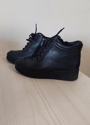 Кожаные ботинки на утепленные 36 р