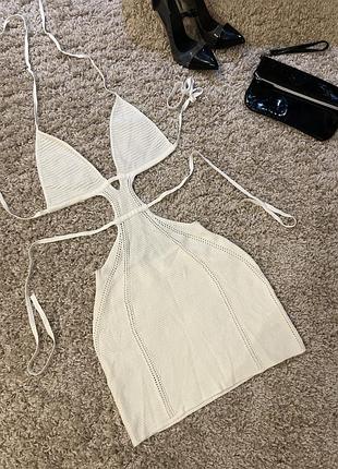 Вʼязана сексуальна сукня з відкритою спиною