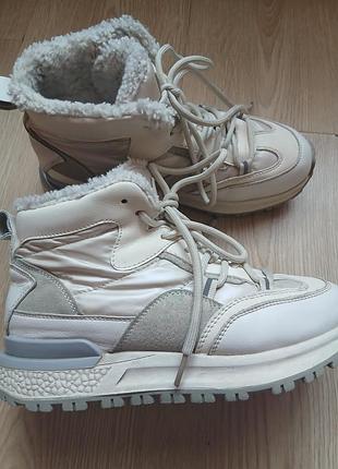 Фірмові зимові кросівки для дівчаток