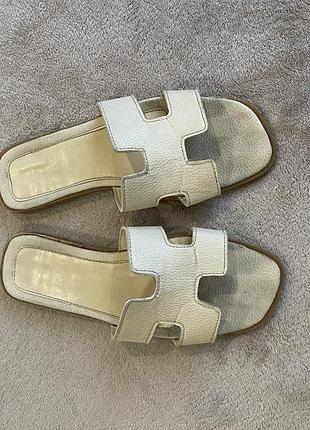 Hermes шльопанці