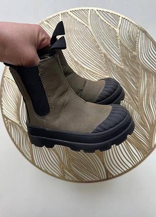 Стильні чобітки