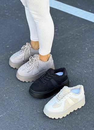 Кросівки кеди замшеві зимові з хутром на платформі бежеві і чорні теплі жіночі