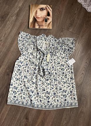 Це жіноча блузка max studio з шифону з квітковим принтом та зав'язками спереду