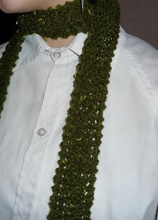 Тонкий осенний вязаный шарф