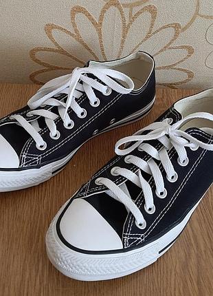 Стильные базовые кеды converse