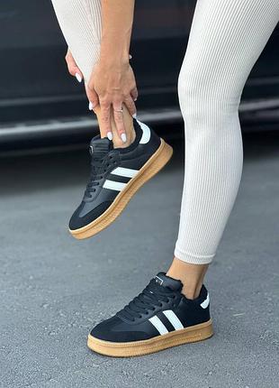 Женские зимние кроссовки