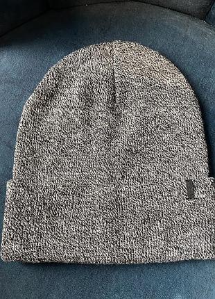 Шапка levi’s