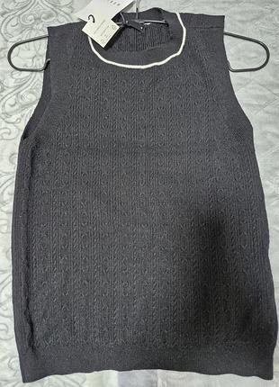Жилетка вязаная