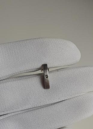 Одиночная серебряная серёжка с бриллиантом