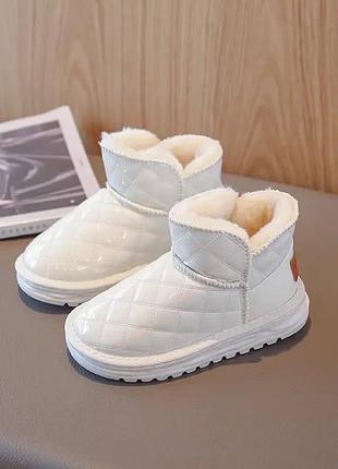 Лакові теплі  дитячі угі для дівчинки