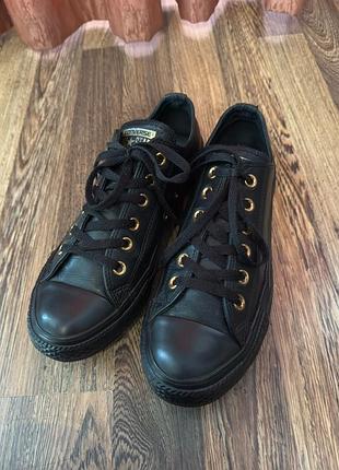 Чорні з золотом лімітовані оригінальні  кеди converse