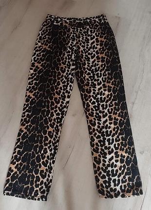 Женские джинсы с леопардовым принтом