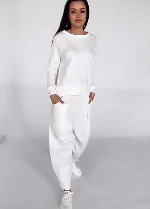 Костюм жіночий