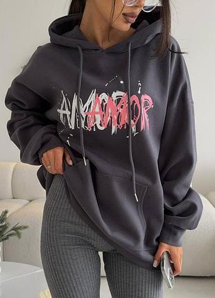 Женский теплый худи оверсайз на флисе с капюшоном с карманом кенгуру удлиненный серый графит с надписью на осень зима тепла кофта на флисе