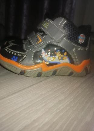 Осенние кроссовки с утеплением