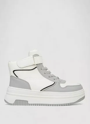 Кроссовки женские зимние на меху, цвет бело-серый