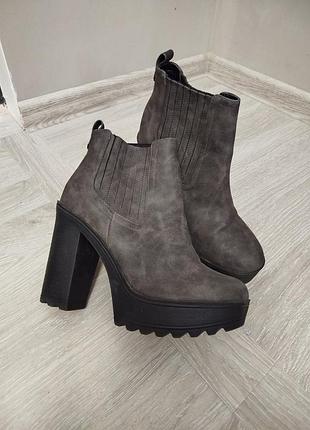 Стильные ботильоны на тракторной подошве, платформа, ботинки, осенние сапожки короткие