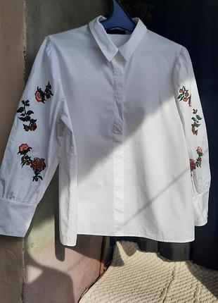 Рубашка с вышивкой