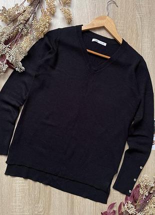 Базова чорна кофтинка светрик з золотими ґудзиками