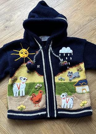 Шерстяная кофта с нашивками