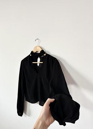 Красива блуза з чокером bershka🌿