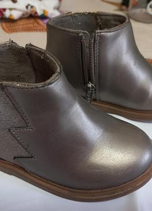 Сапожки для девочки zara