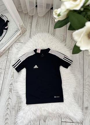 Футбольна футболка