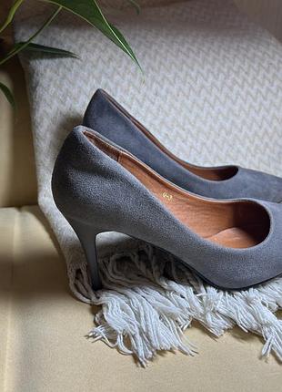 Туфлі жіночі з еко замші у трендовому  кольорі графіт