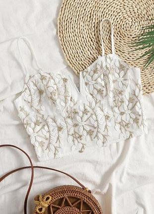 Очень красивый топ с вышивкой