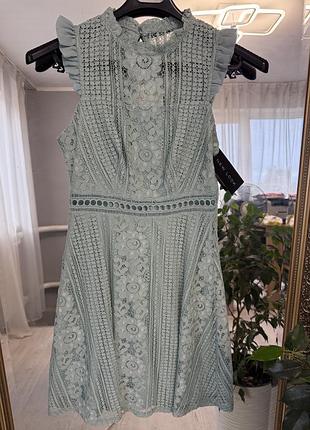 Нова сукня new look,  коротка ,м'ятно-зелене мереживне плаття без рукавів з високим коміром
