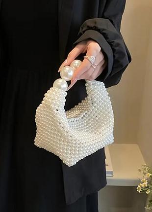 Сумочка белая с бусин
