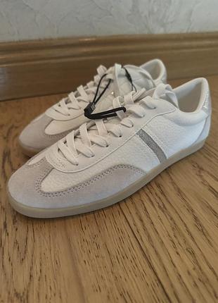 Кросівки жіночі zara нові,шкіряні